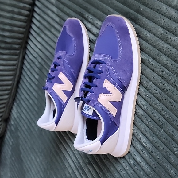 New Balance 420 Retro Slim Line Sneakers - Picture 2 of 8